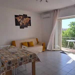 House Chiara Appartamento SantʼAntìoco