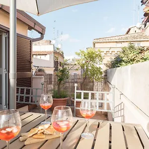  Apartamento Penthouse With Terrace In The Heart Of Italia